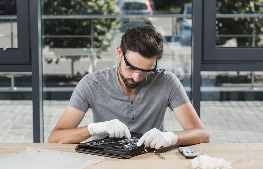 Qualifications | Signals Electronics